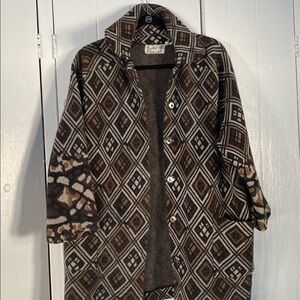 Stylish Diamond Pattern Cape in Brown and Black